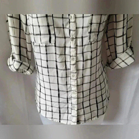 A. Byer Women's Button Down Top, Black & White Checkered Roll-Tab Sleeve Size M - Picture 10 of 10